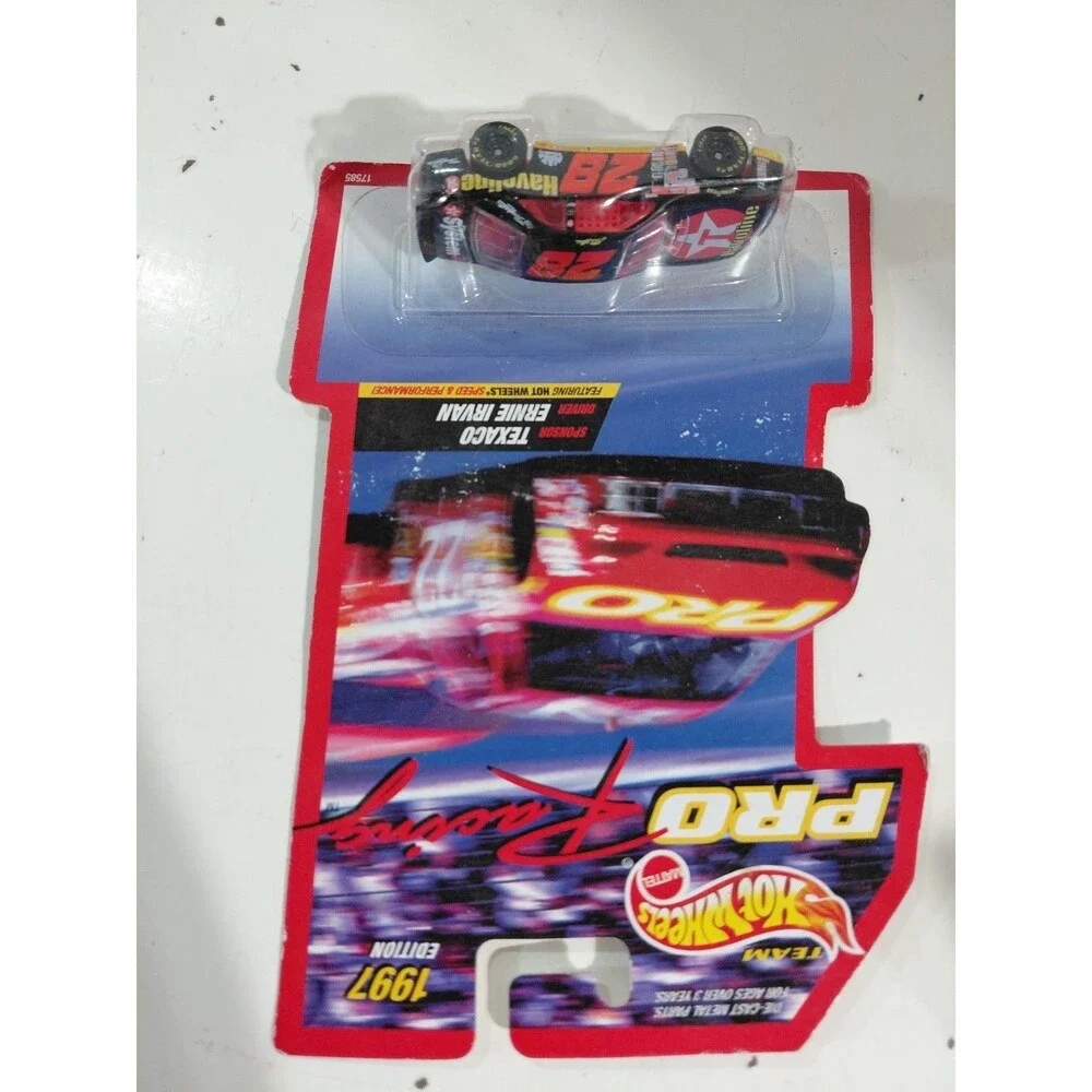 NIP Hot Wheels Racing 1:64 DieCast Ernie Irvan 28 Texaco Ford Thunderbird NASCAR